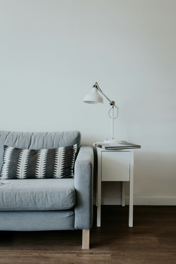 Transform Your Living Room with These Bold and Colorful Couch Decoration Ideas