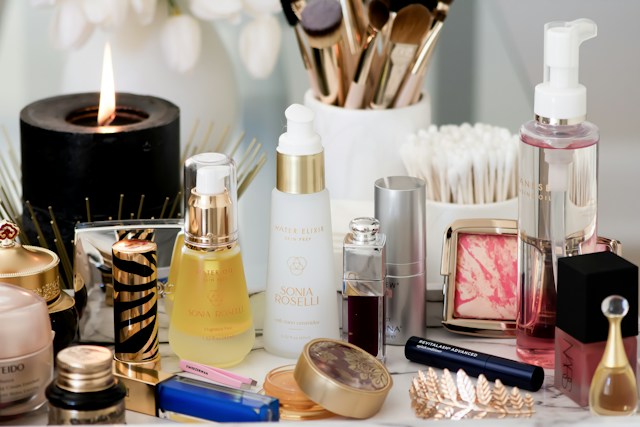 The Art of Accessorizing: Tips for Decorating Your Dressing Table with Personality