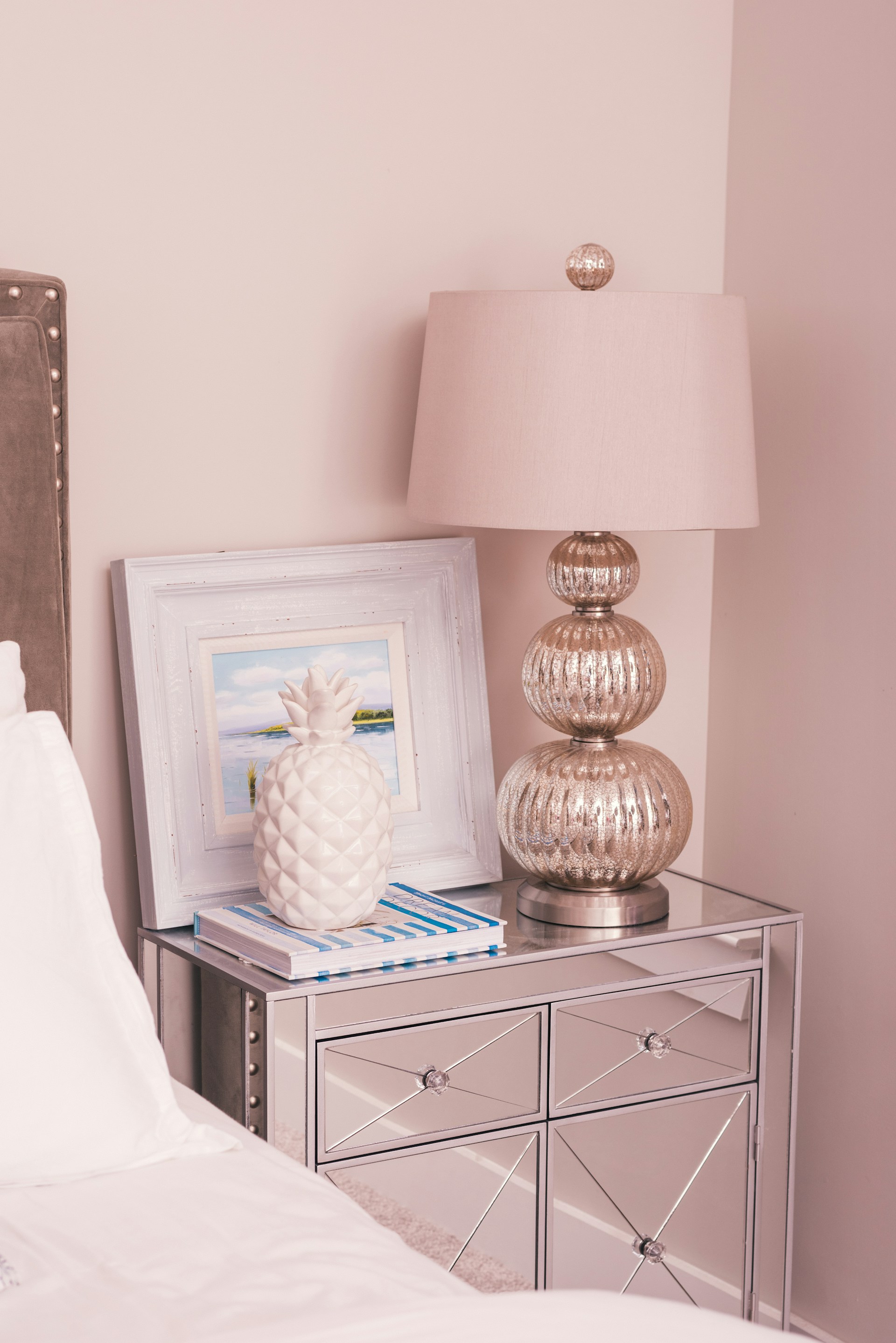 How to Incorporate Shades of Pink into Your Bedroom Decor